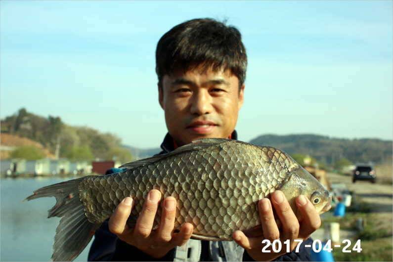1박 4짜 5마리 (유료터정보 - 유료터점주조황)