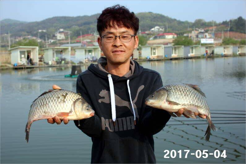 1박 4짜3마리씩 (유료터정보 - 유료터점주조황)
