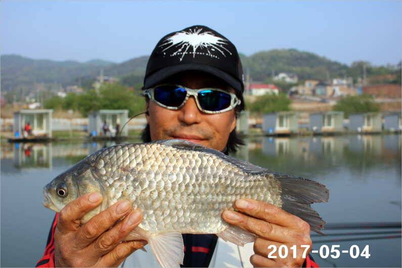 1박 4짜3마리씩 (유료터정보 - 유료터점주조황)