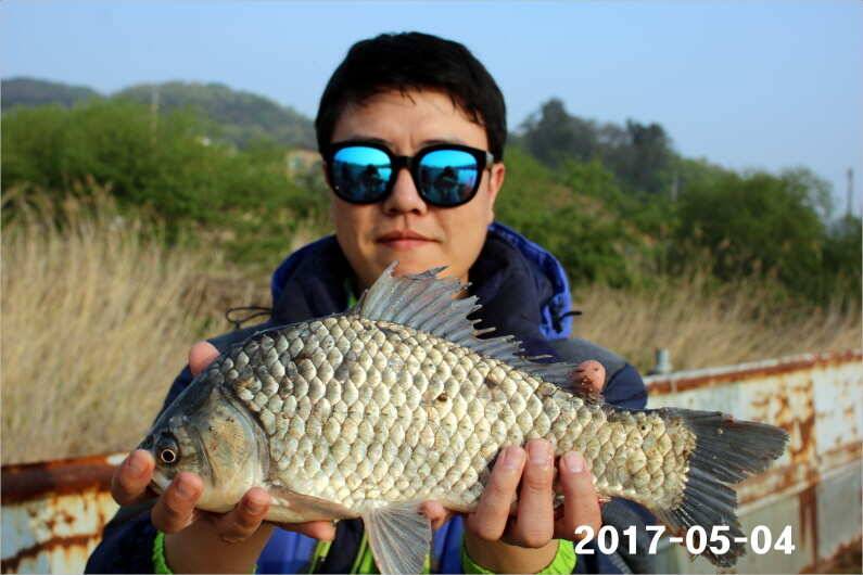 1박 4짜3마리씩 (유료터정보 - 유료터점주조황)
