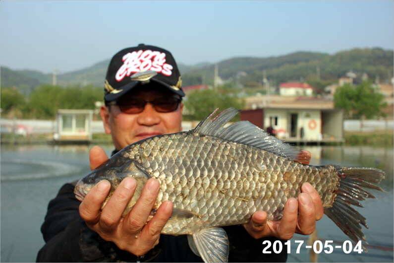 1박 4짜3마리씩 (유료터정보 - 유료터점주조황)