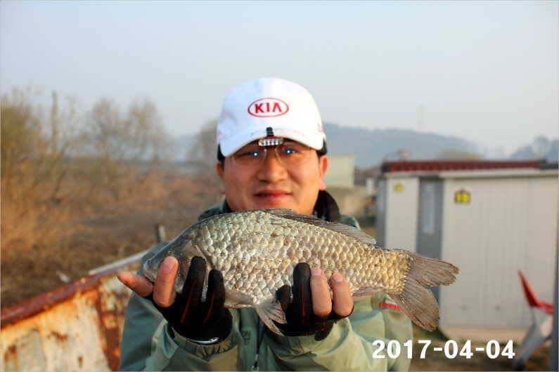 4짜 100마리 (유료터정보 - 유료터점주조황)