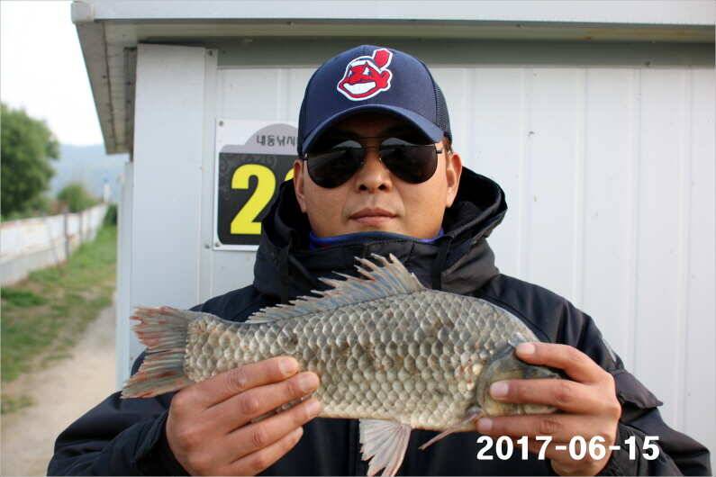 선풍기 틀고 낚시하세요 (유료터정보 - 유료터점주조황)