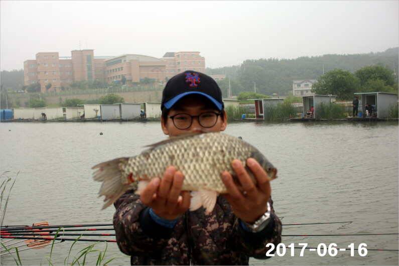 선풍기 틀고 낚시하세요 (유료터정보 - 유료터점주조황)