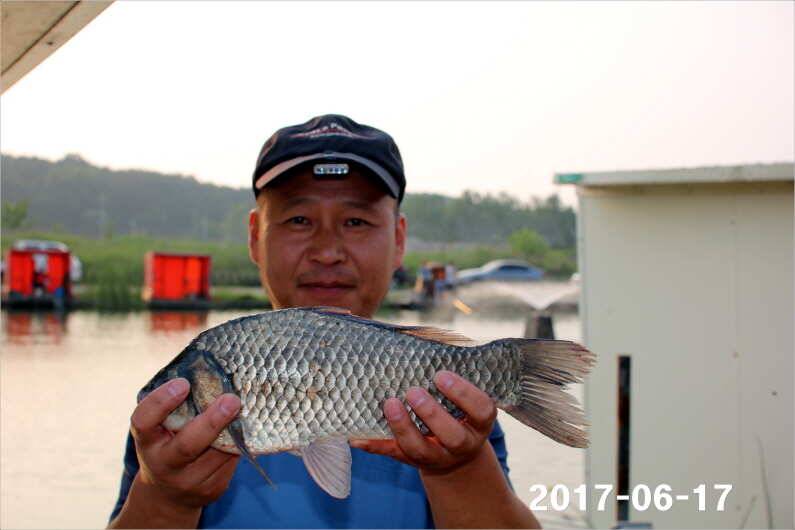 선풍기 틀고 낚시하세요 (유료터정보 - 유료터점주조황)