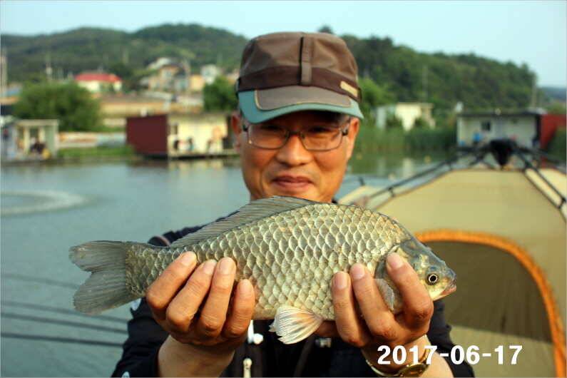 선풍기 틀고 낚시하세요 (유료터정보 - 유료터점주조황)