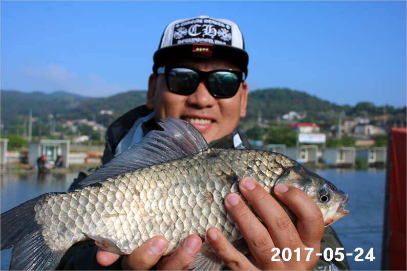 4짜 300마리와 낚시대회 (유료터정보 - 유료터점주조황)