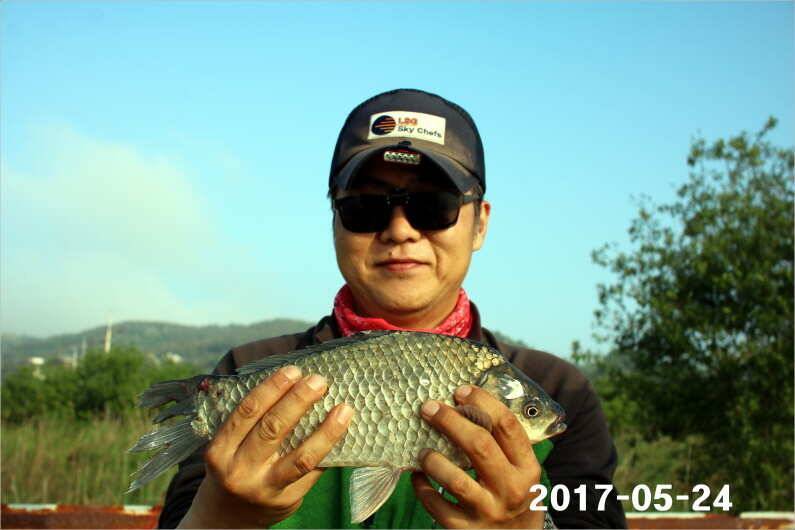 4짜 300마리와 낚시대회 (유료터정보 - 유료터점주조황)