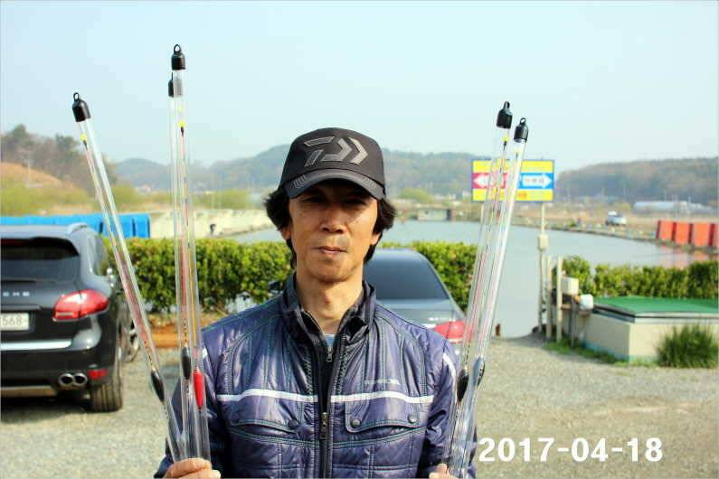 4짜 행진은 쭉 (유료터정보 - 유료터점주조황)