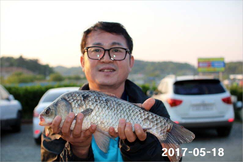 4짜 300마리 조사님을 찾습니다 (유료터정보 - 유료터점주조황)