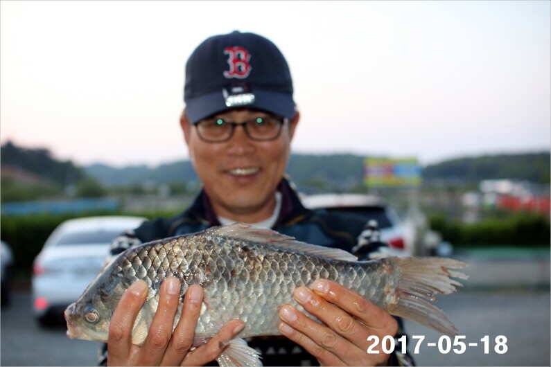 4짜 300마리 조사님을 찾습니다 (유료터정보 - 유료터점주조황)