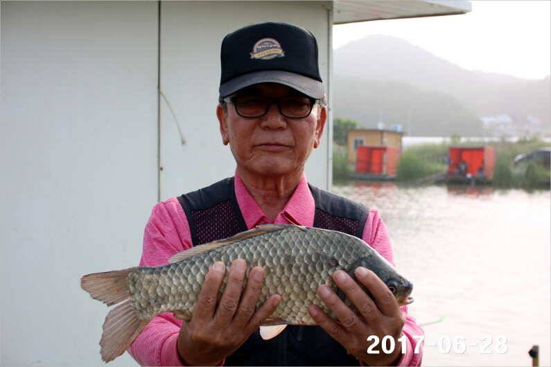 날씨 적응한 대물들 (유료터정보 - 유료터점주조황)