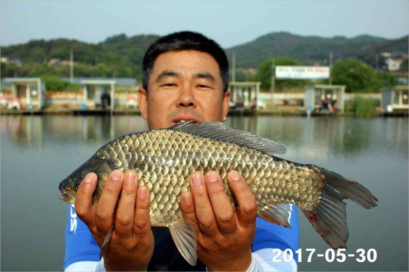 제1회 내동배 4짜 낚시대회 (유료터정보 - 유료터점주조황)