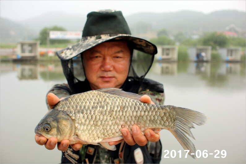 날씨 적응한 대물들 (유료터정보 - 유료터점주조황)