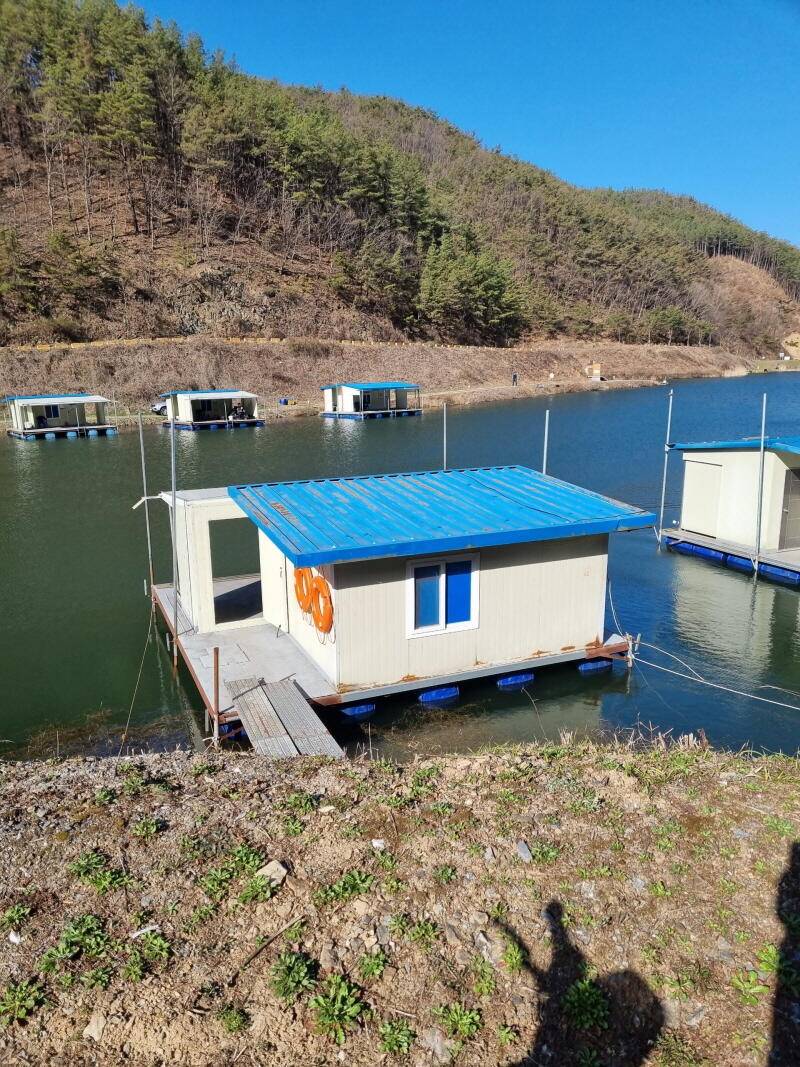 고요한 보석같은 산속 호수 (유료터정보 - 유료터점주조황)