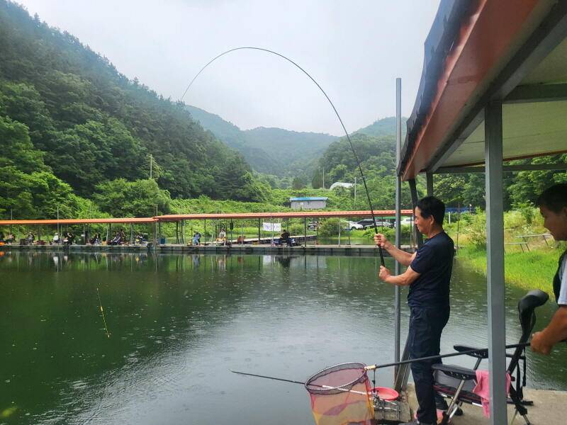 유구 명곡지의 어찌보면 어려운 주말 (유료터정보 - 유료터점주조황)