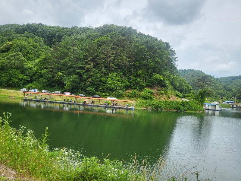 유구 명곡지의 6월16일 명곡지 모습과 약간의 변동된 모습입니다 (유료터정보 - 유료터점주조황)