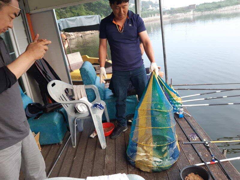 아산 산들낚시터의 7월14일에 올리는 주말 모습입니다 (유료터정보 - 유료터점주조황)