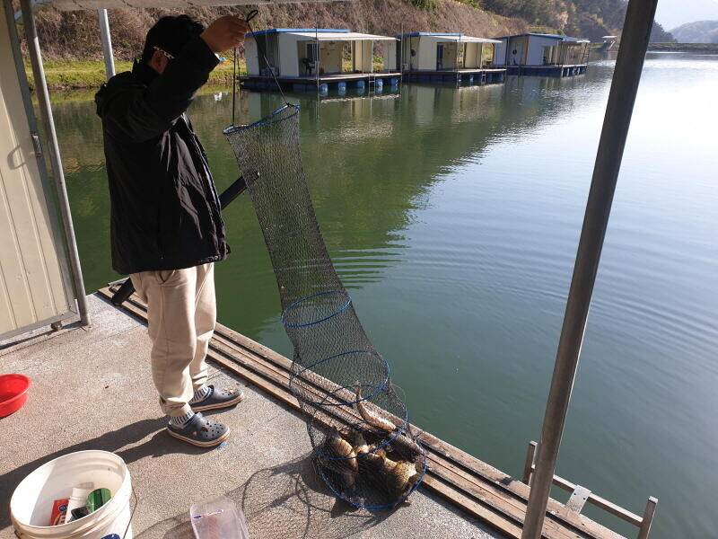 산 속 호수 명곡지 입니다 (유료터정보 - 유료터점주조황)