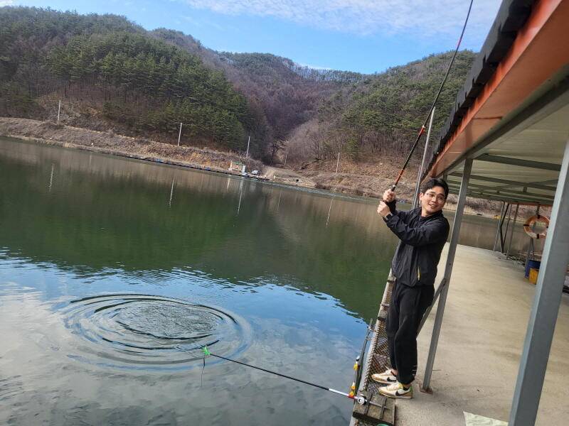 유구 명곡지의 4월1일 명곡지 모습 올립니다 (유료터정보 - 유료터점주조황)