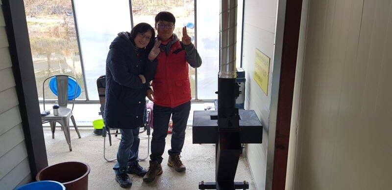 아산 산들낚시터의 연안좌대 비닐 막 및 화목난로 입성 (유료터정보 - 유료터점주조황)