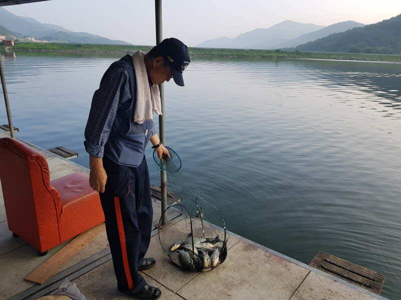산들 머슴쓰러지기 일보직전에 올리는 주중 모습 입니다 (유료터정보 - 유료터점주조황)