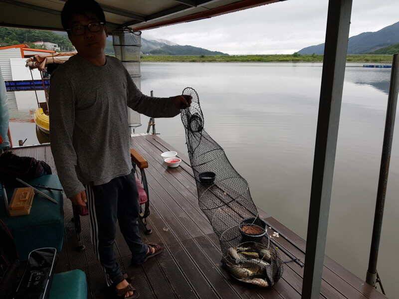 아산 산들낚시터의 8월29일에 올리는 주중 모습입니다 (유료터정보 - 유료터점주조황)