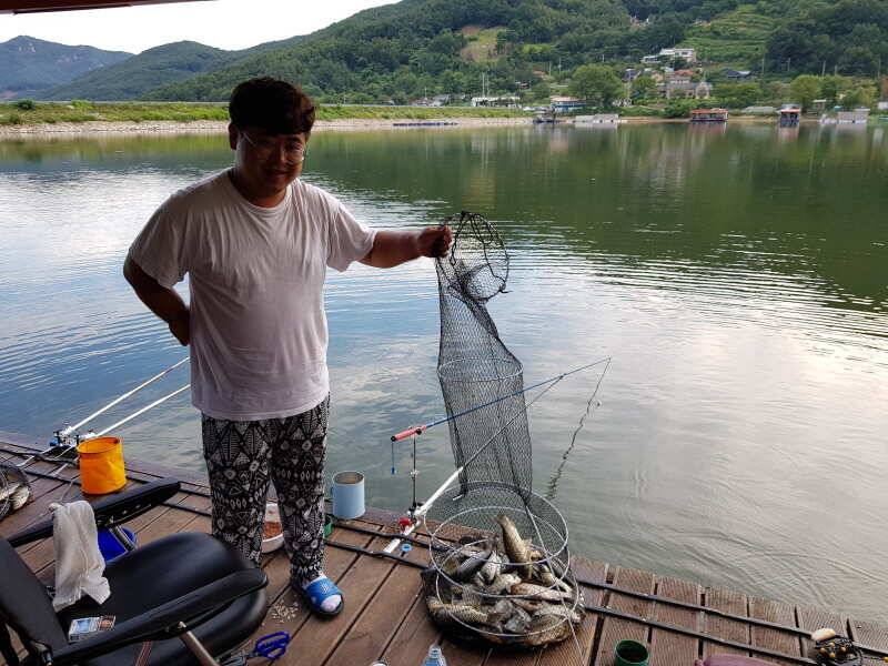 아산 산들낚시터의 게갈 안나는 광복절 전 후 (유료터정보 - 유료터점주조황)