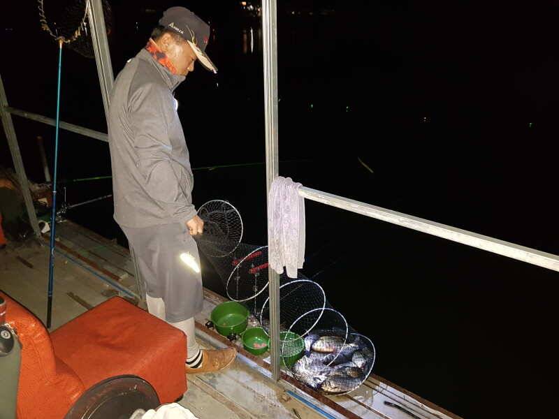 아산 산들낚시터의 8월26일에 올리는 주말 모습입니다 (유료터정보 - 유료터점주조황)