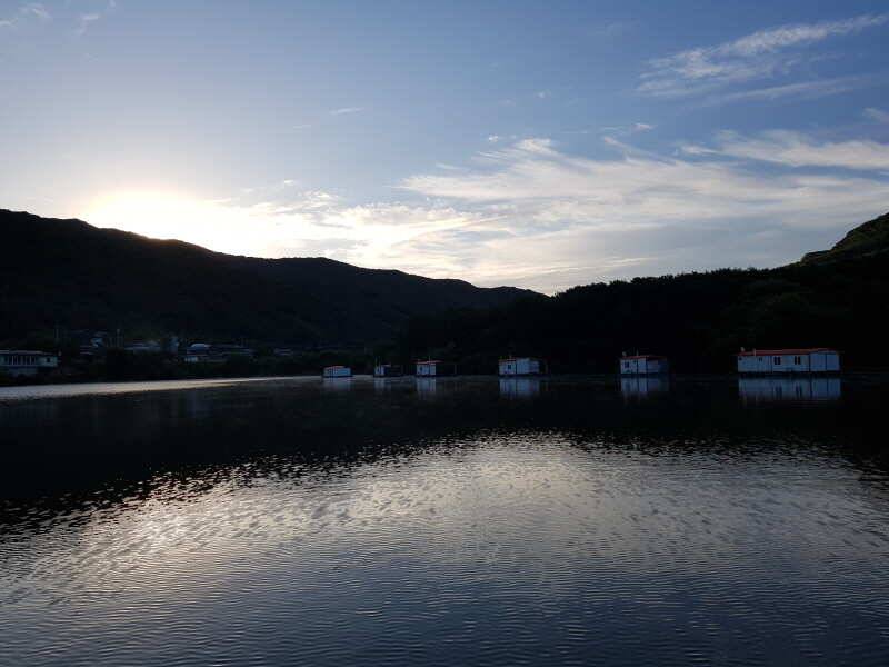 가을 햇살이 따사로운 산들낚시터의 그제어제 모습입니다 (유료터정보 - 유료터점주조황)