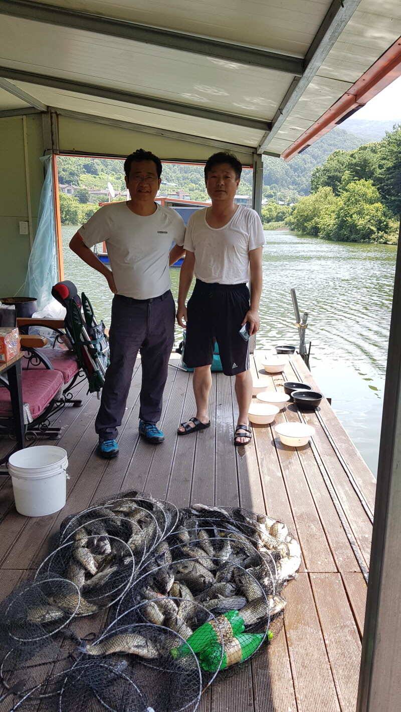 산들 머슴쓰러지기 일보직전에 올리는 주중 모습 입니다 (유료터정보 - 유료터점주조황)