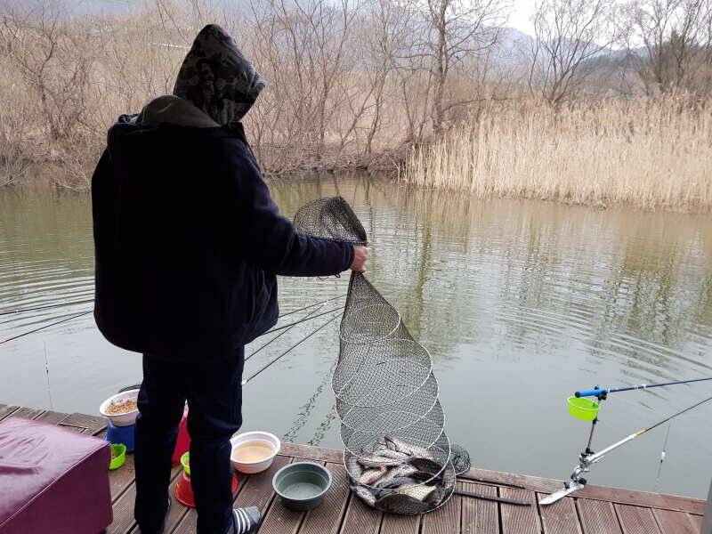 아산 산들낚시터의 고른 조황을 이룬 3월 시째주 주말 (유료터정보 - 유료터점주조황)