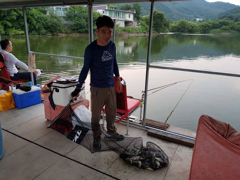 아산 산들낚시터의 7월22일에 올리는 풍요로운 주말 모습입니다 (유료터정보 - 유료터점주조황)