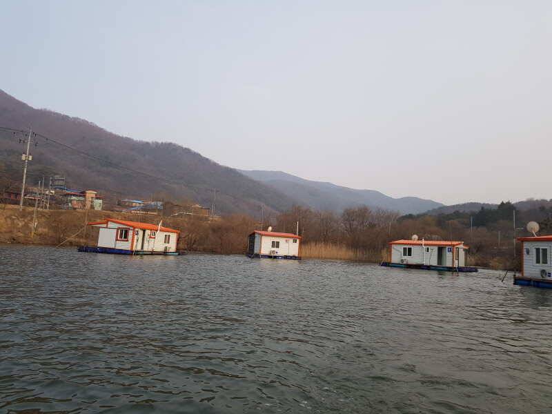 아산 산들낚시터가 봄 포인트 찿아 좌대를 이동 시켰습니다 (유료터정보 - 유료터점주조황)