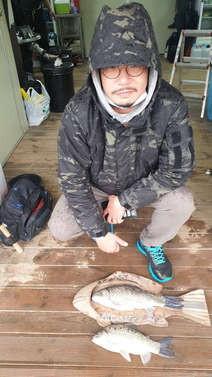 고삼지 사짜붕어 조황 아자 (유료터정보 - 유료터점주조황)
