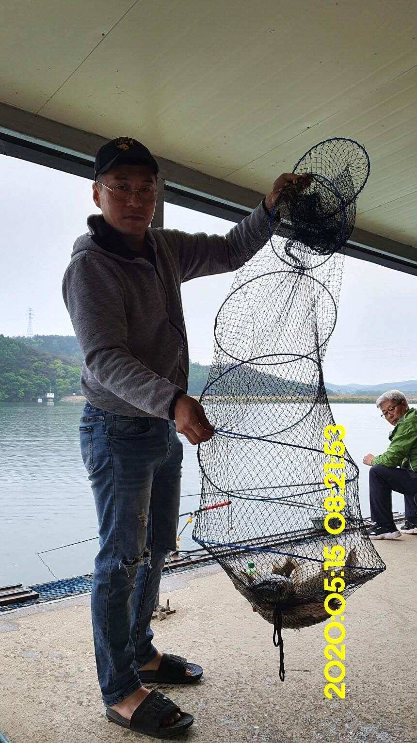 신원낚시터 5월25일 토종대물 43짜리와 덩어리 사진입니다 (유료터정보 - 유료터점주조황)
