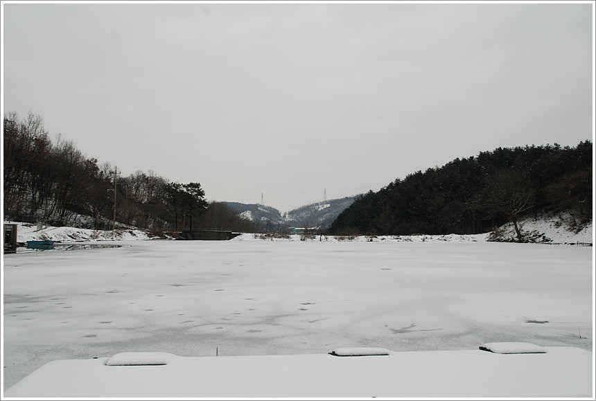 작은 창 넘어 (유료터정보 - 유료터점주조황)