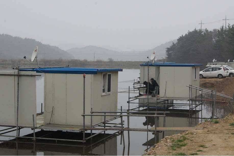 소근지제바닥 월척 입질 시작 산란초기 (유료터정보 - 유료터점주조황)