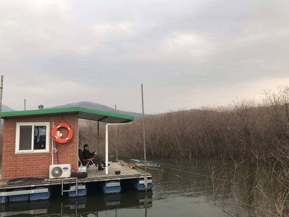 고삼지양촌좌대 두번째 사짜붕어 (유료터정보 - 유료터점주조황)
