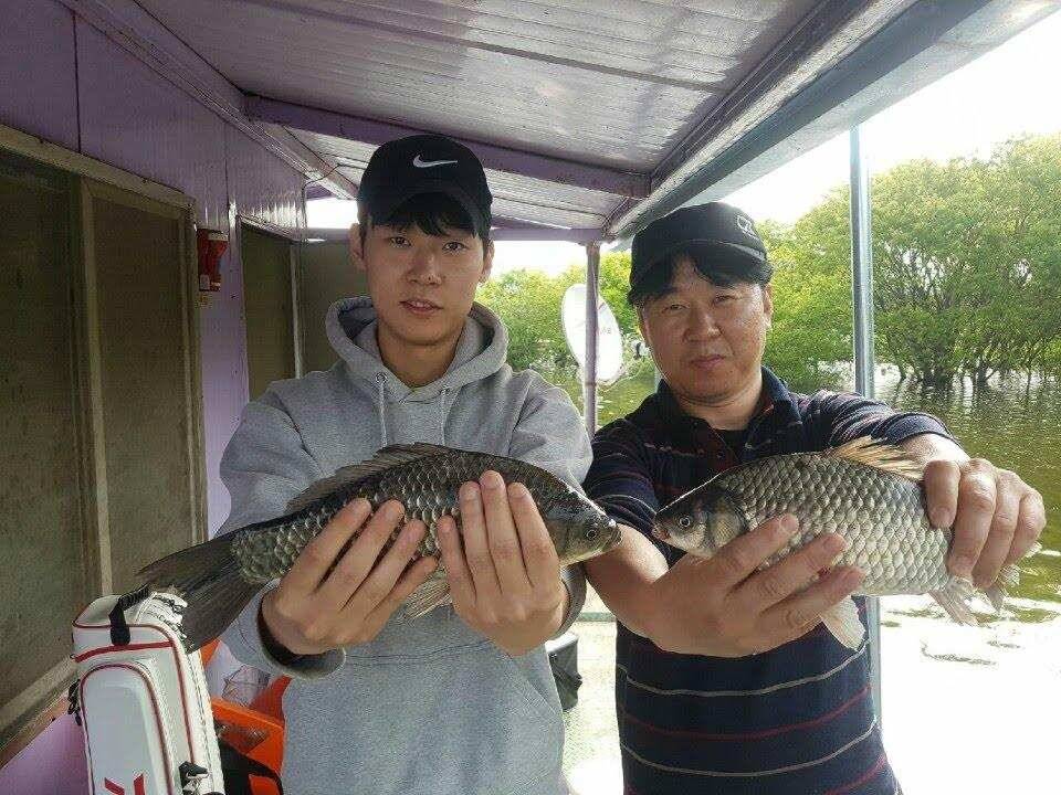 아산 안골지 연이어 4짜 소식입니다 (유료터정보 - 유료터점주조황)