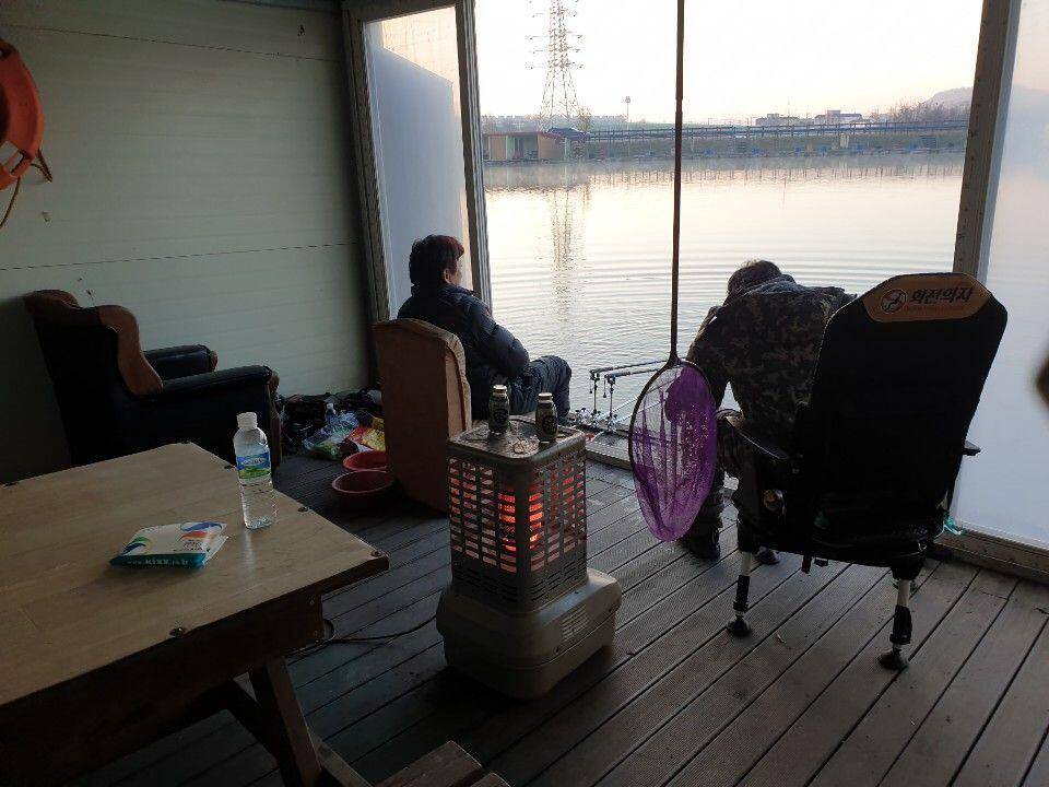 11 월 22일 안성 거청낚시터 조황 (유료터정보 - 유료터점주조황)