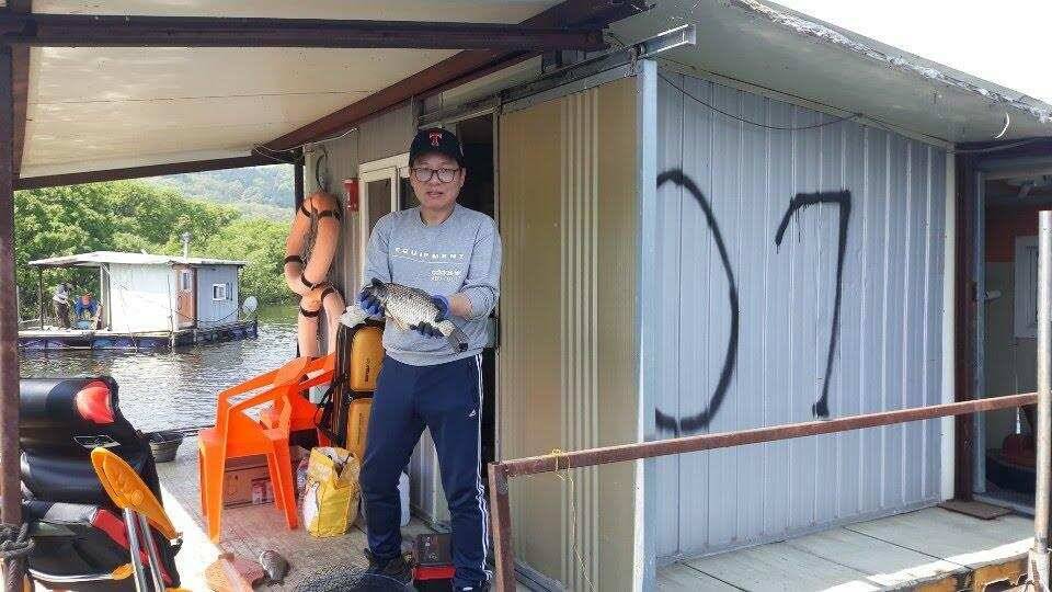 아산 안골지 4짜 소식 연속입니다 (유료터정보 - 유료터점주조황)