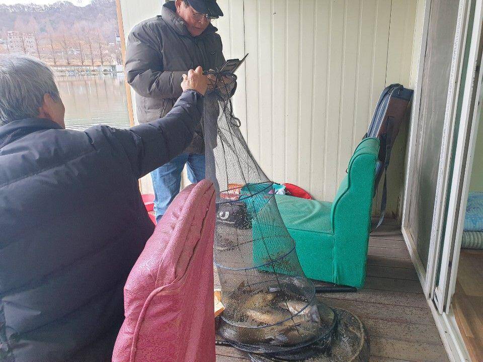 3 월 26일 거청낚시터 조황 (유료터정보 - 유료터점주조황)