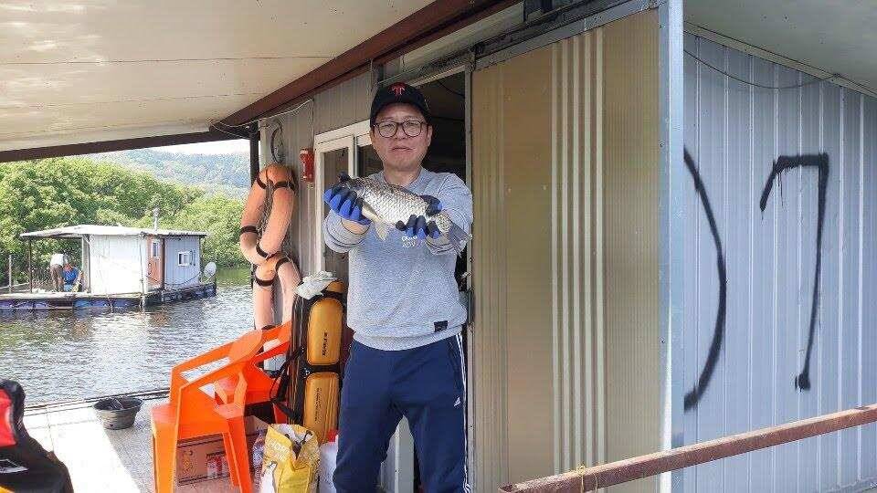 아산 안골지 4짜 소식 연속입니다 (유료터정보 - 유료터점주조황)