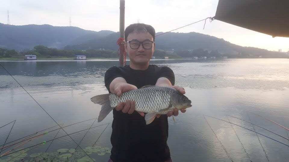 아산 안골지 토종 4짜 소식입니다 (유료터정보 - 유료터점주조황)