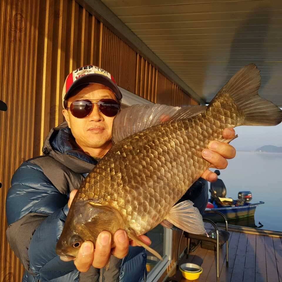 아침부터 계측자 찾는 조사님 (유료터정보 - 유료터점주조황)