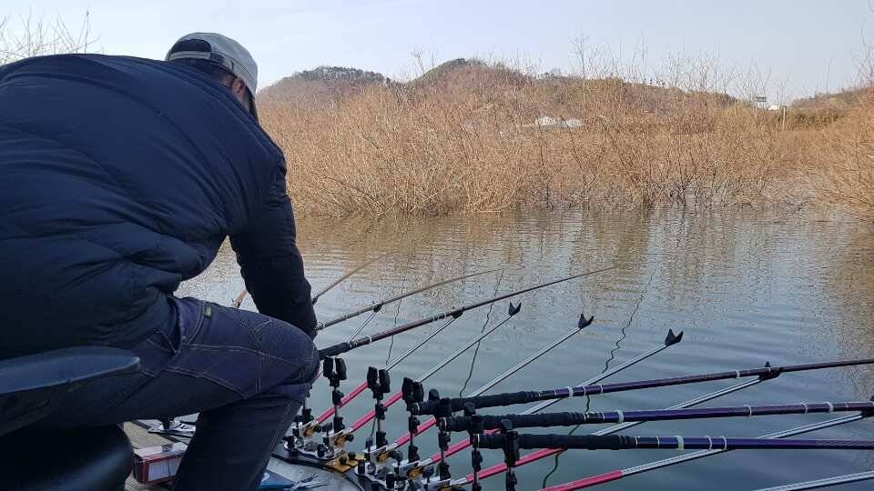 2019년도 송전지 오산좌대 물 낚시 시작 합니다 (유료터정보 - 유료터점주조황)