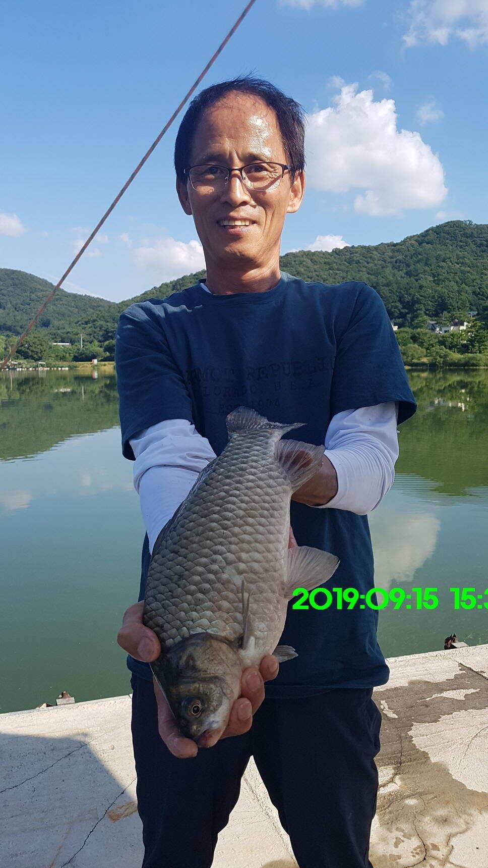 신원낚시터 토종대물 덩어리와 4짜가 마릿수로 (유료터정보 - 유료터점주조황)
