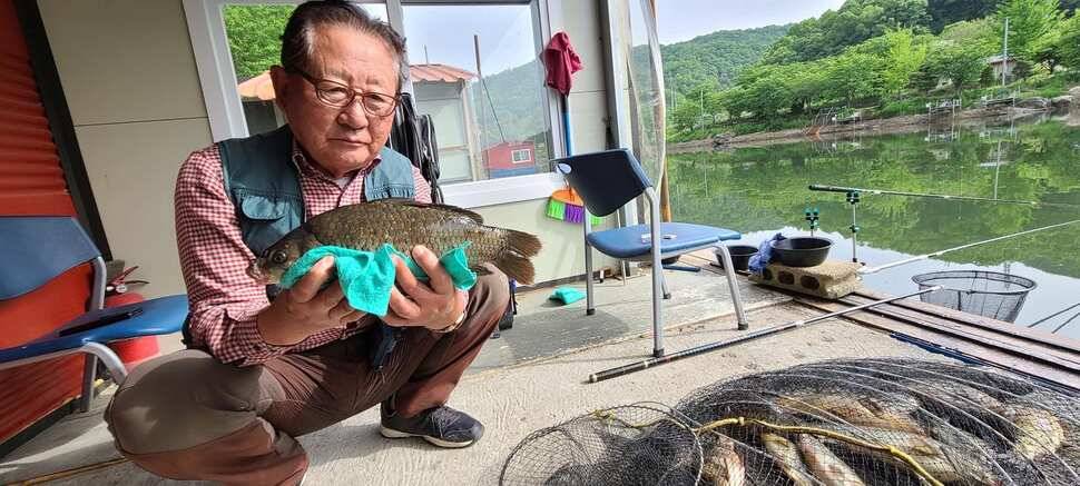 양평 수곡 낚시터 주중 조황도 꾸준합니다 오늘도 붕어방류 완료했습니다 (유료터정보 - 유료터점주조황)