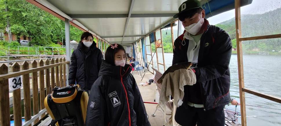 양평 힐링 수곡낚시터 5월둘재주 토일요일 조황 및 붕어방류 (유료터정보 - 유료터점주조황)